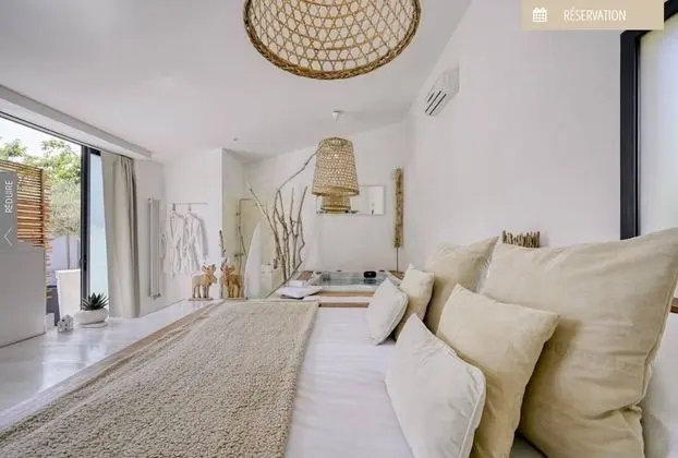 Süit, Sıcak Su Havuzu (Zen)