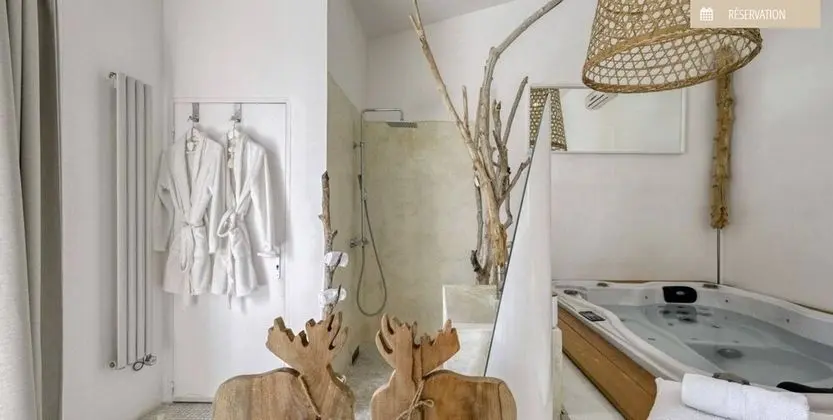 Süit, Sıcak Su Havuzu (Zen)