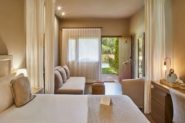 Junior Suite, Garden Area, Free Spa
