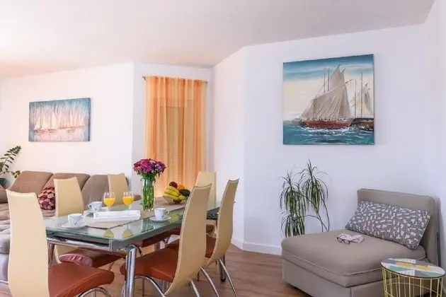 Apart Daire (Maša - modern sea view apartment - A)