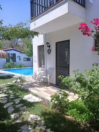 Çift Kişilik, Kara ve Havuz Manzaralı