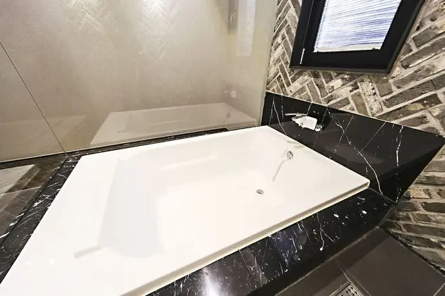 Deluxe Oda (No Breakfast on Mondays)