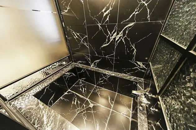 Standard Oda (No Breakfast on Mondays)