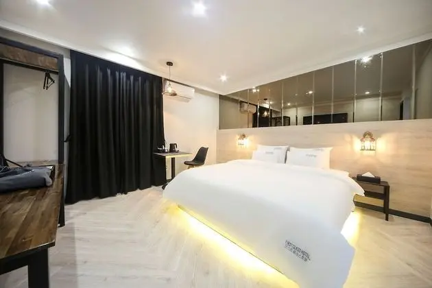 Deluxe Tek Büyük Yataklı Oda