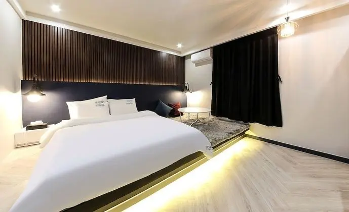 Premium Tek Büyük Yataklı Oda