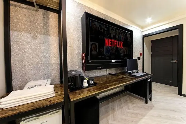 Premium Tek Büyük Yataklı Oda