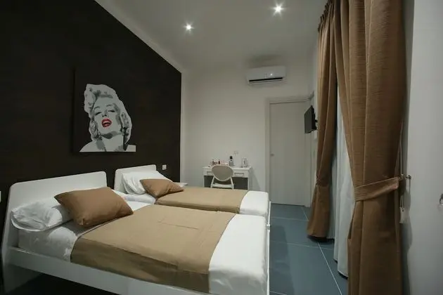 Classic Tek Büyük veya İki Ayrı Yataklı Oda, Avlu Manzaralı