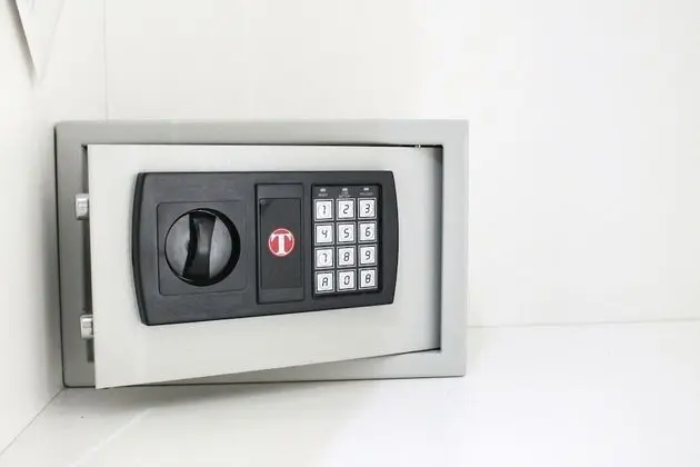 Classic Tek Büyük veya İki Ayrı Yataklı Oda, Avlu Manzaralı