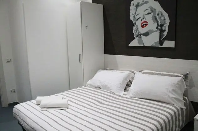 Classic Tek Büyük veya İki Ayrı Yataklı Oda, Avlu Manzaralı