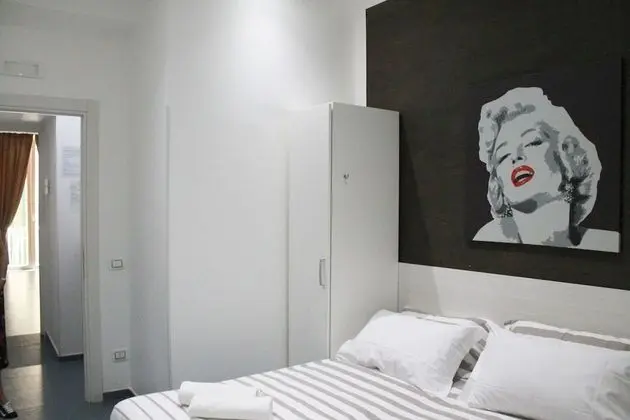 Classic Tek Büyük veya İki Ayrı Yataklı Oda, Avlu Manzaralı