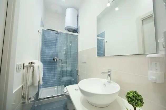 Classic Tek Büyük veya İki Ayrı Yataklı Oda, Avlu Manzaralı