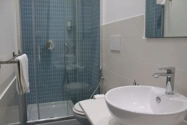 Classic Tek Büyük veya İki Ayrı Yataklı Oda, Avlu Manzaralı