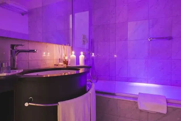 Superior Tek Büyük Yataklı Oda, 1 Büyük (Queen) Boy Yatak, Engellilere Uygun, Şehir Manzaralı