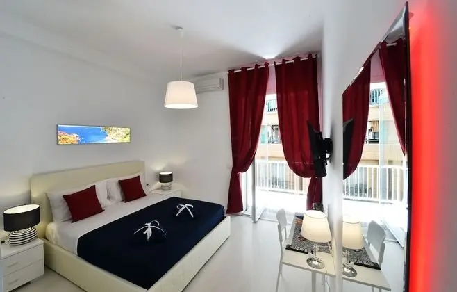 Junior Süit (vista laterale mare con terrazza)