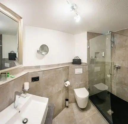 Comfort Tek Büyük Yataklı Oda, Sigara İçilmez, Bahçe Manzaralı