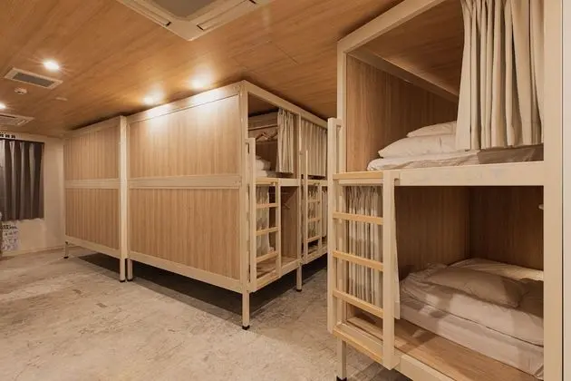 Ortak Ranzalı Oda, Sadece kadınlar için, Sigara İçilmez, Ortak Banyo