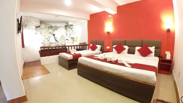 Deluxe Üç Kişilik Oda
