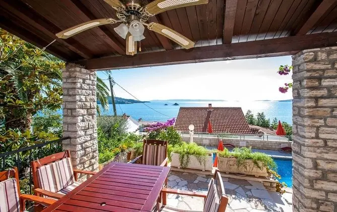 Villa, 4 Yatak Odası, Sigara İçilebilir, Şömine