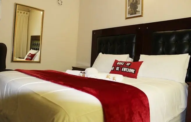 Standard Tek Büyük Yataklı Oda