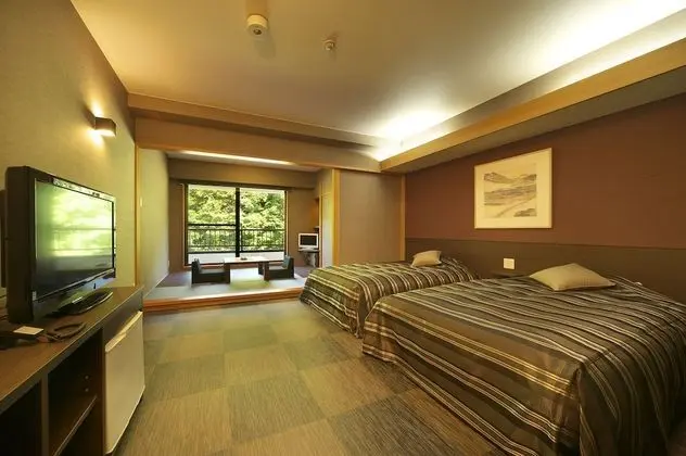 İki Ayrı Yataklı Oda (Modern twin room with tatami area)