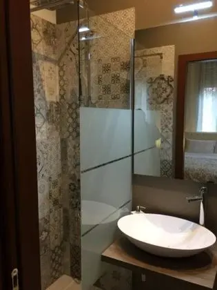 Tek Büyük Yataklı Oda, Banyolu/Duşlu