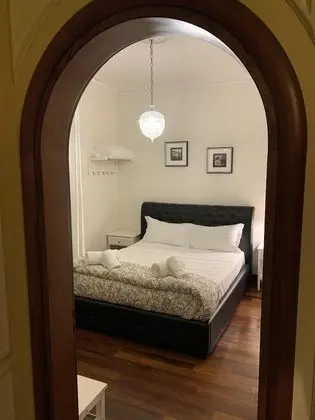 Tek Büyük Yataklı Oda, Ortak Banyo