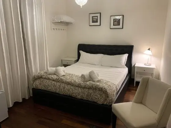 Tek Büyük Yataklı Oda, Ortak Banyo