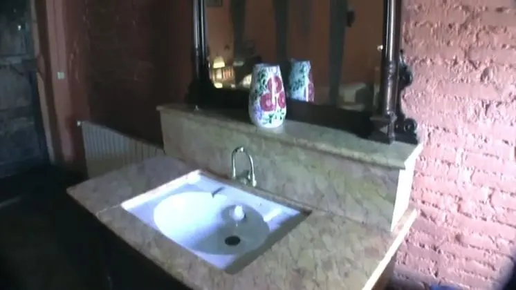 Dört Kişilik Oda, Ortak Banyo
