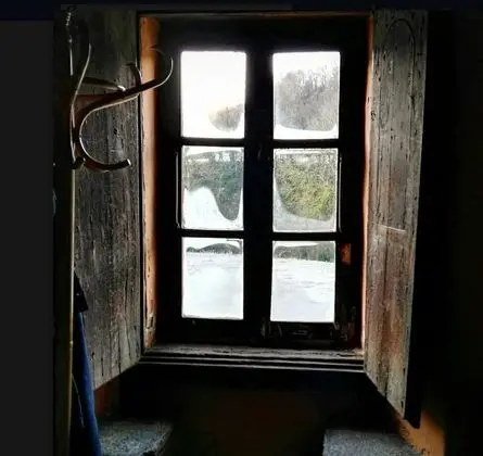 Üç Kişilik Oda, Ortak Banyo