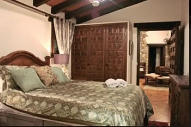 Luxury Oda