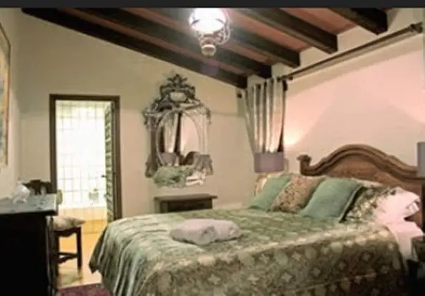 Luxury Oda