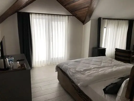 Jakuzili Suit Oda, Dağ Manzaralı, Jakuzili ve Özel Bahçeli