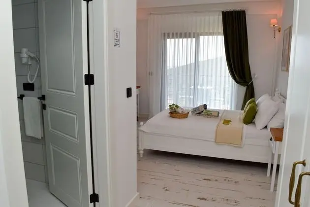 Deluxe Tek Büyük Yataklı Oda, Balkon, Deniz Manzaralı