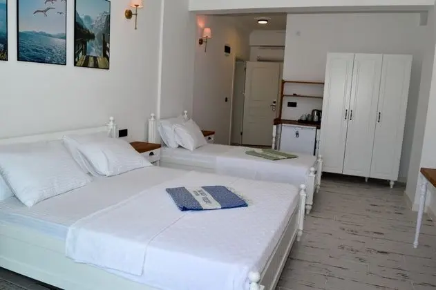 Deluxe Üç Kişilik Oda , Deniz ve Doğa Manzaralı, Balkonlu