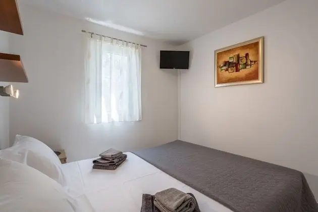 Ev (Maslina - close to the sea - H(2+2))