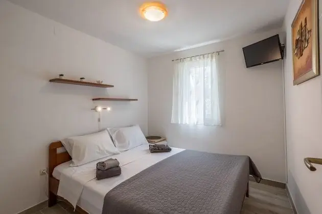 Ev (Maslina - close to the sea - H(2+2))