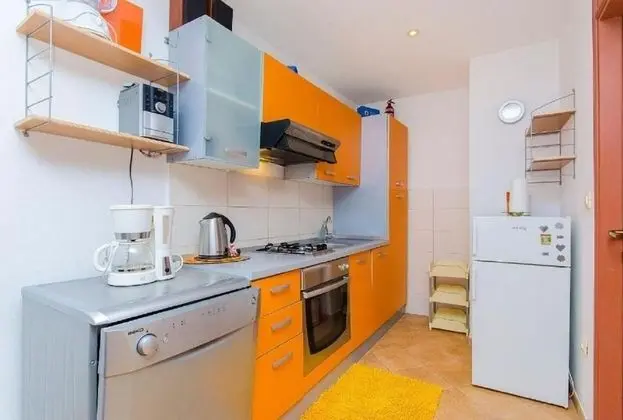 Ev (Maslina - close to the sea - H(2+2))