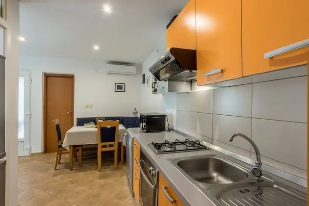 Ev (Maslina - close to the sea - H(2+2))