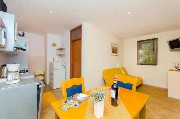 Ev (Maslina - close to the sea - H(2+2))