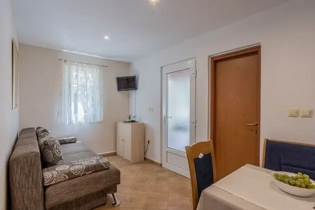 Ev (Maslina - close to the sea - H(2+2))