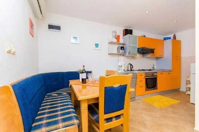 Ev (Maslina - close to the sea - H(2+2))