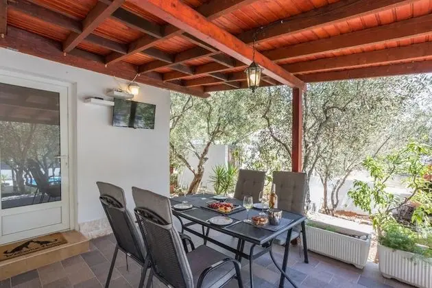 Ev (Maslina - close to the sea - H(2+2))