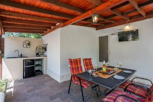 Ev (Maslina - close to the sea - H(2+2))