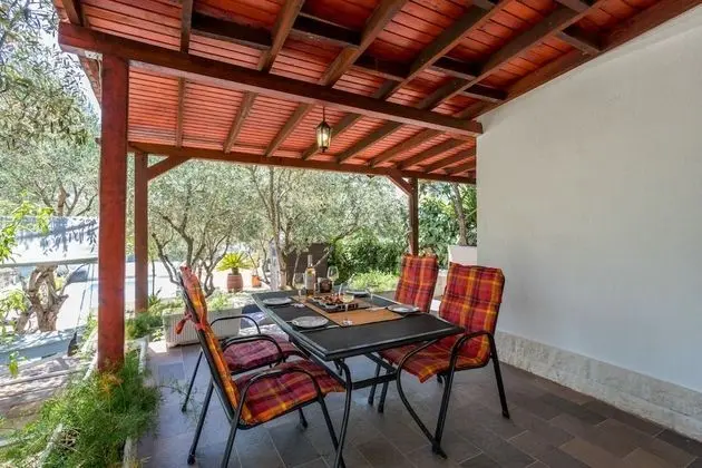 Ev (Maslina - close to the sea - H(2+2))