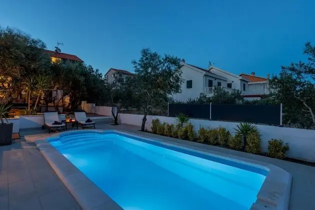 Ev (Maslina - close to the sea - H(2+2))