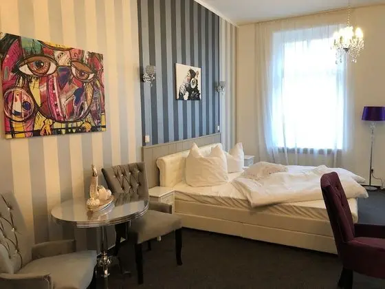 Basic Üç Kişilik Oda, Sigara İçilmez