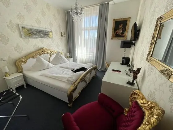 Classic Tek Büyük Yataklı Oda