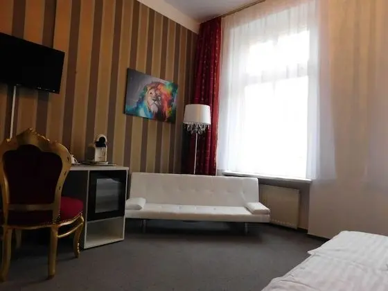 Comfort Tek Büyük Yataklı Oda