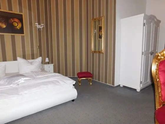 Comfort Tek Büyük Yataklı Oda