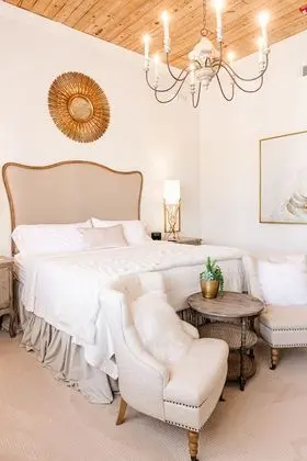 Luxury Oda